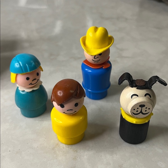 Vintage Fisher Price Little People 1969 Mini Bus With 4 Little People - Picture 8 of 9